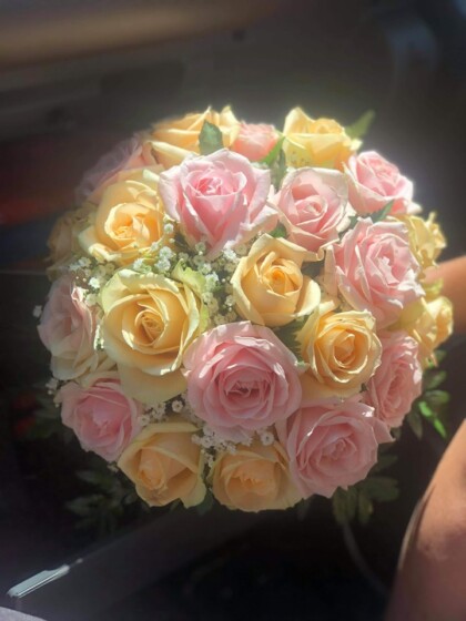 Bouquet de mariée , composé exclusivement de Roses .